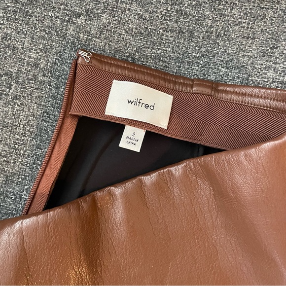 Aritzia Wilfred A-line vegan leather mini in cognac, size 2 - Picture 4 of 5
